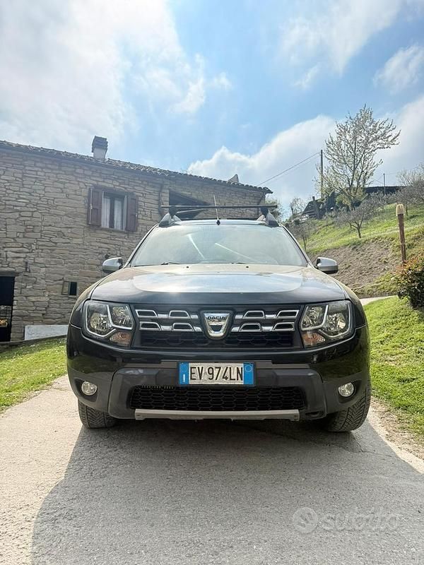 Usata Dacia Duster Lauréate 110 CV (80 kW) 2014 Nero SUV