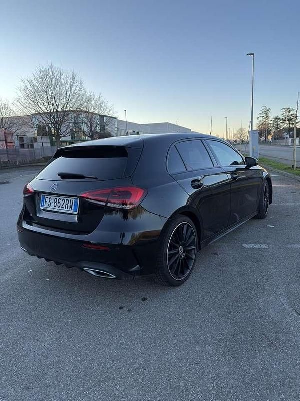 Usata Mercedes A180 Premium 116 CV (85 kW) 2019 Nero Berlina
