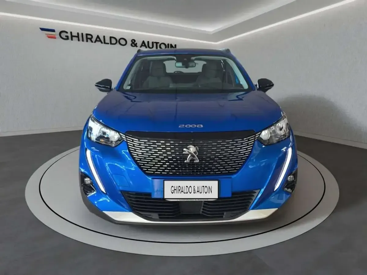 Usata Peugeot 2008 Allure 110 CV (80 kW) 2022 Blu/azzurro SUV