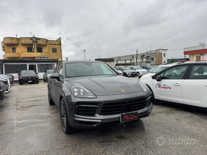 Usata Porsche Cayenne 2019 Grigio scuro SUV