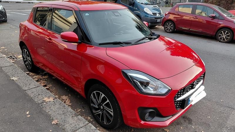 Second-hand Suzuki Swift 83 CP (61 kW) 2021 Roșu Berlinǎ