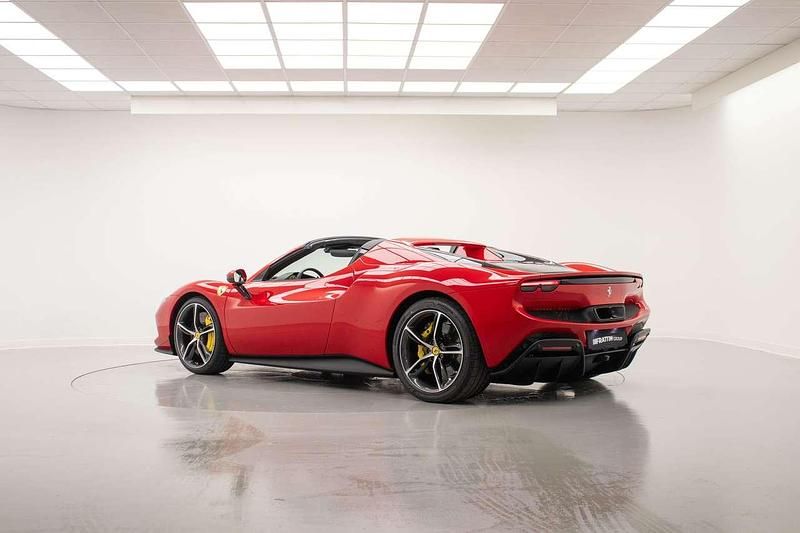 Nuova Ferrari 296 663 CV (487 kW) 2025 Rosso corsa Cabrio