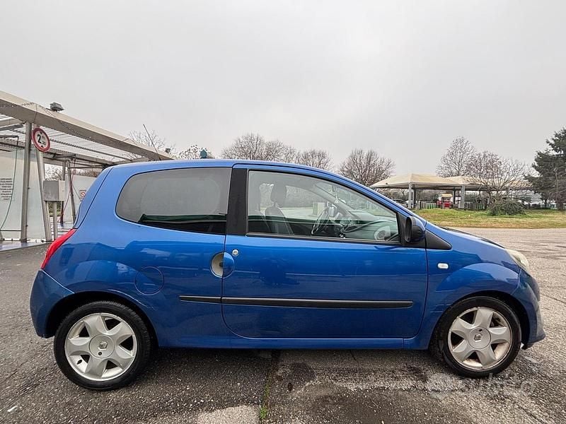 Blu Usata 2007 Renault Twingo Dynamique Due volumi | 3500 € (Buon prezzo) - Immagine 1/4