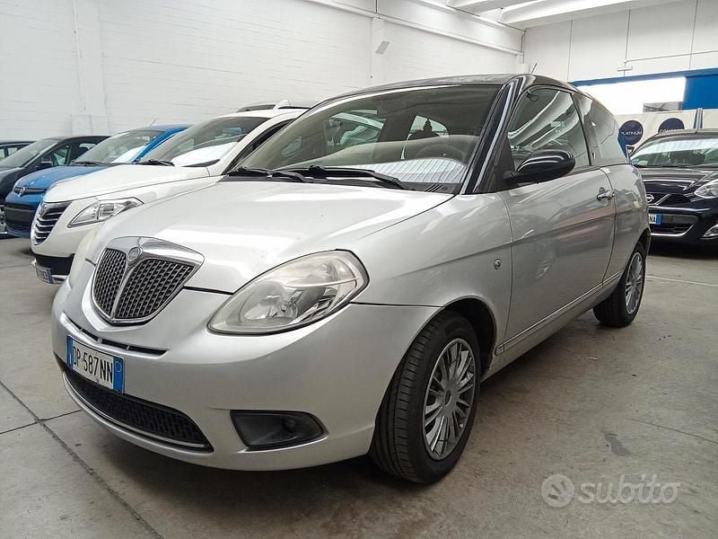 Usata Lancia Ypsilon 60 CV (44 kW) 2008 Argento Utilitaria