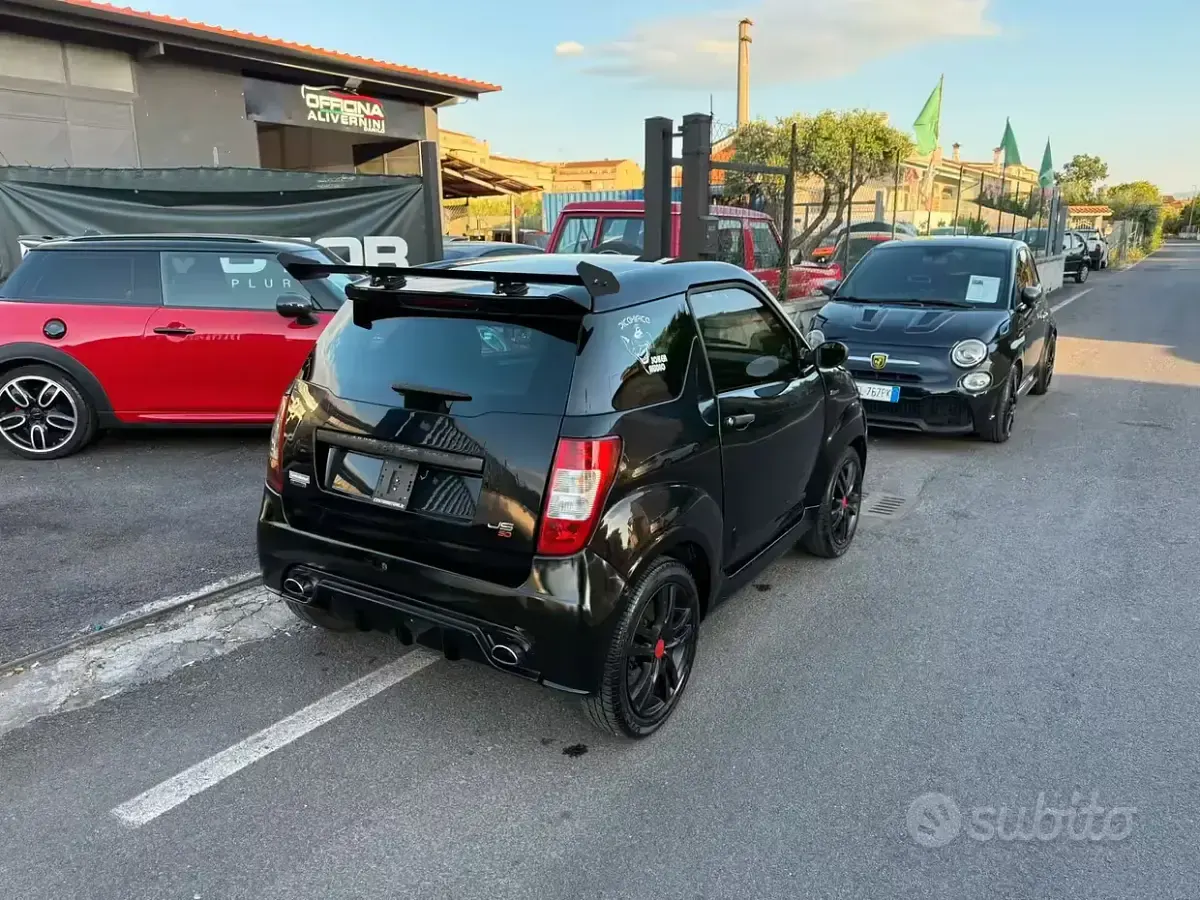 Begagnad Ligier JS50 2017 Svart Halvkombi