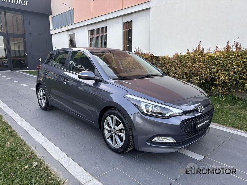 Usata Hyundai i20 84 CV (61 kW) 2016 Grigio Berlina
