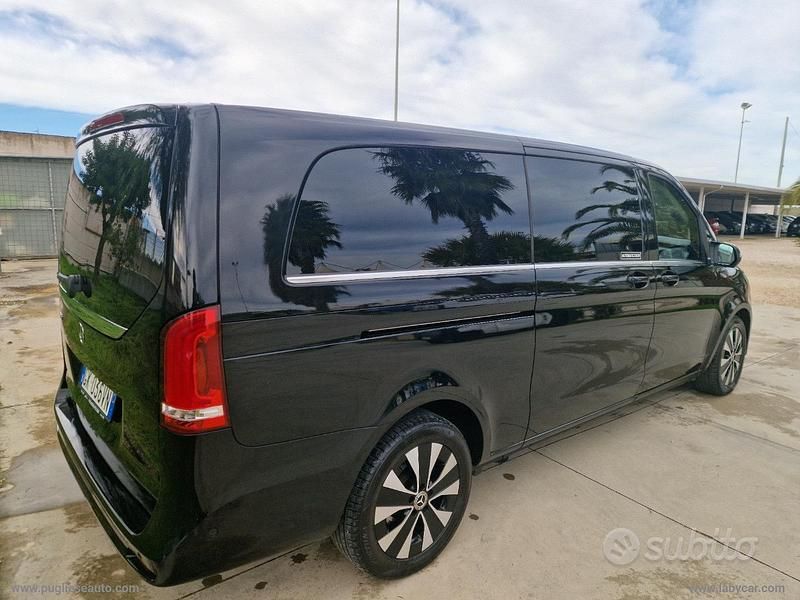 Usata Mercedes V250 Premium 190 CV (139 kW) 2022 Nero Monovolume