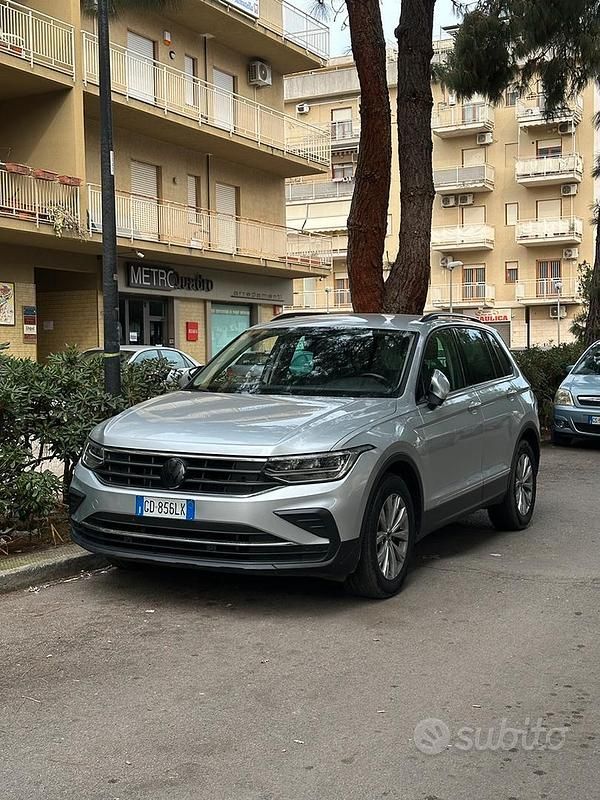 Usata VW Tiguan Life 150 CV (110 kW) 2020 Grigio SUV