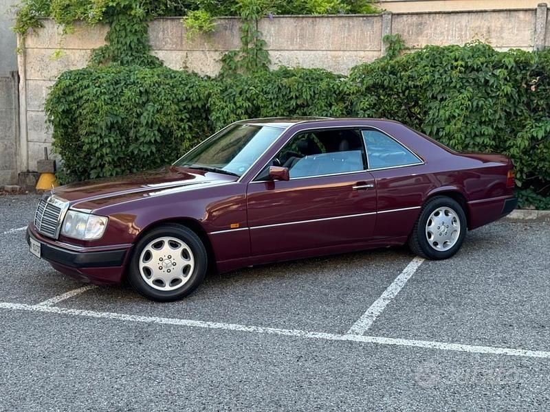 Käytetty Mercedes 200 122 HP (89 kW) 1992 Punainen Coupe - kaksiovinen