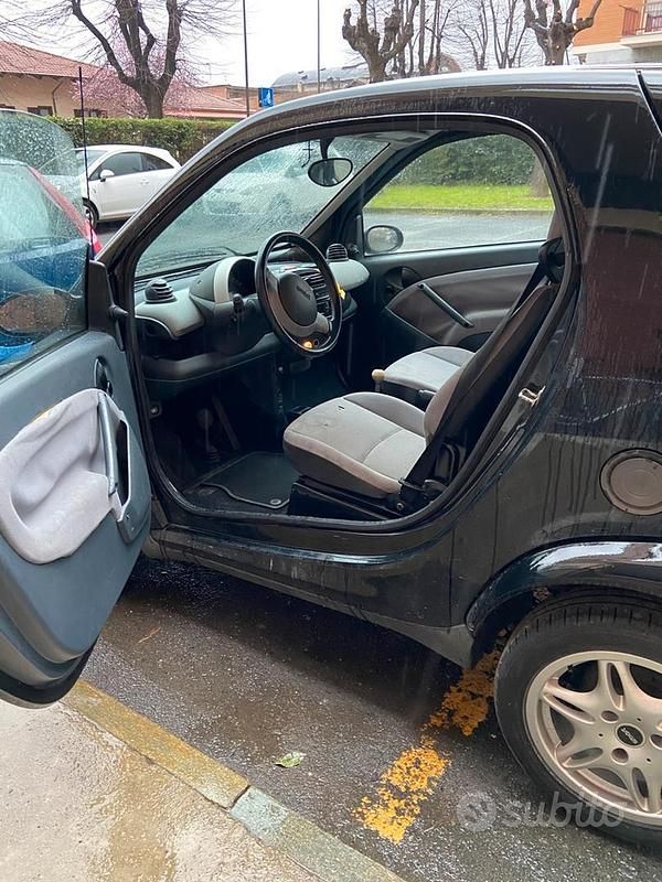 Usata Smart ForTwo Coupé Pure 50 CV (36 kW) 2006 Nero Utilitaria