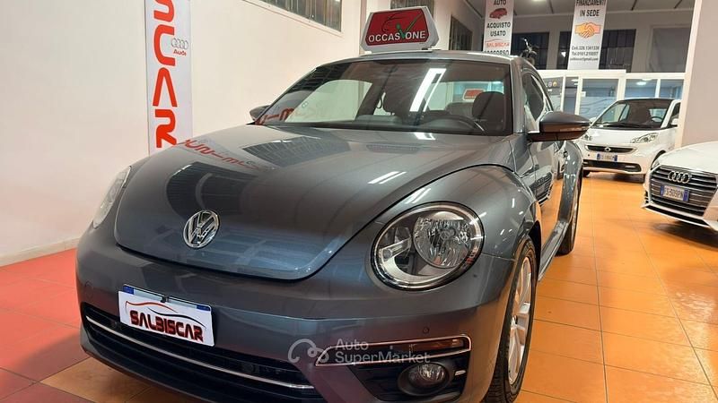 Grigio Usata 2016 VW Maggiolino Design Tre volumi | 14.900 € (Ottimo prezzo) - Immagine 1/4