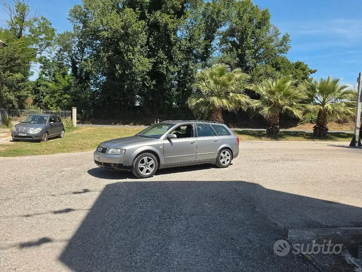 Usata Audi A4 130 CV (95 kW) 2003 Grigio Station wagon