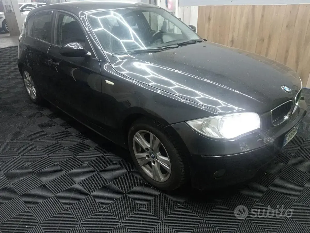 Usata BMW 120 163 CV (119 kW) 2005 Nero Utilitaria