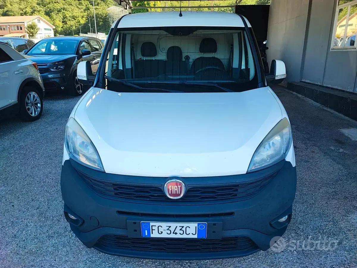 Usata Fiat Doblò 105 CV (77 kW) 2016 Bianco Monovolume