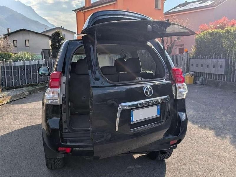 Usata Toyota Land Cruiser Executive 173 CV (127 kW) 2010 Blu/azzurro SUV