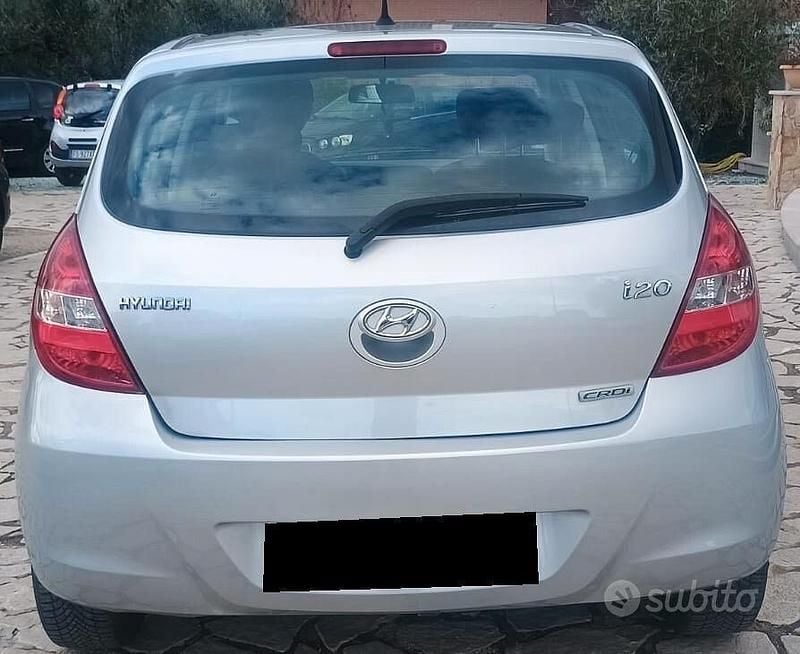 Usata Hyundai i20 Edition 75 CV (55 kW) 2011 Grigio Berlina