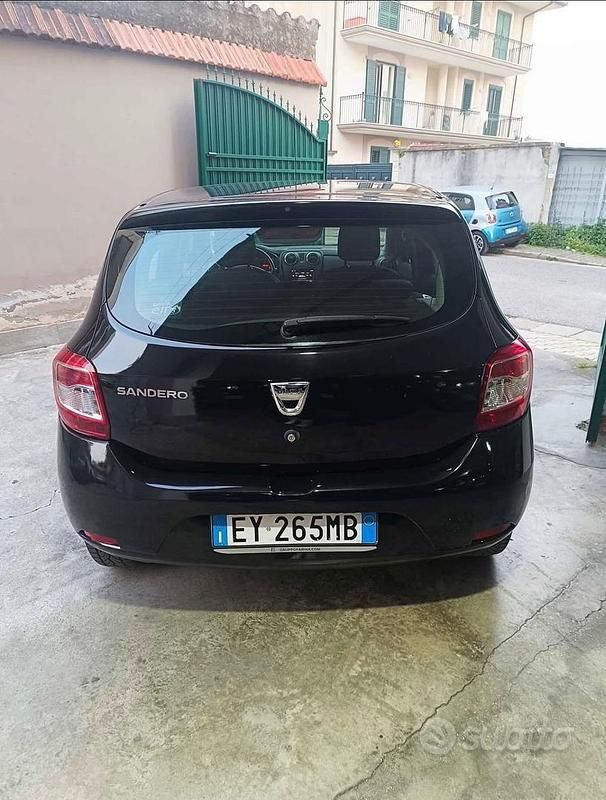 Usata Dacia Sandero 75 CV (55 kW) 2015 Nero Berlina