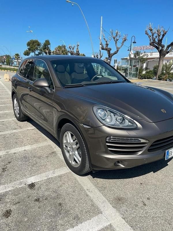 Usata Porsche Cayenne 245 CV (180 kW) 2012 Marrone SUV