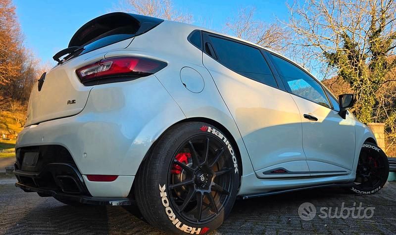 Usata Renault Clio IV Trophy 245 CV (180 kW) 2018 Berlina
