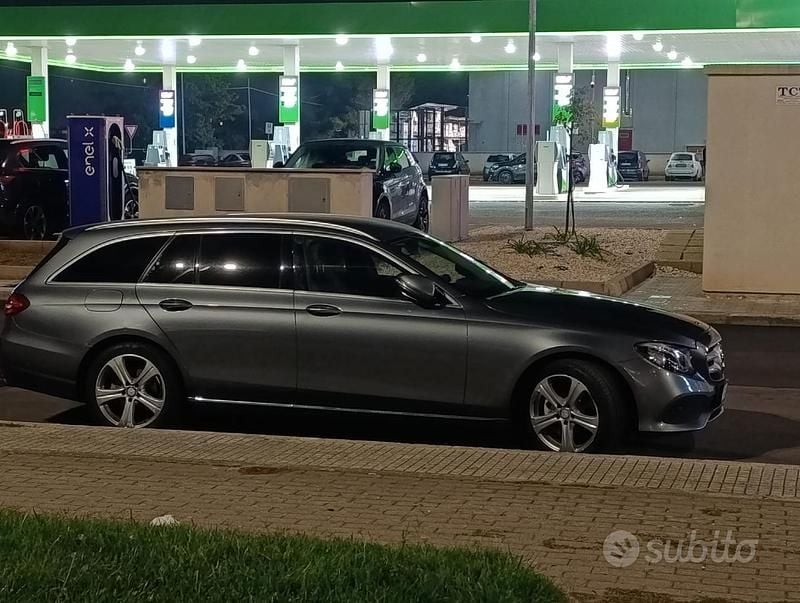 Usata Mercedes E220 170 CV (125 kW) 2018 Berlina