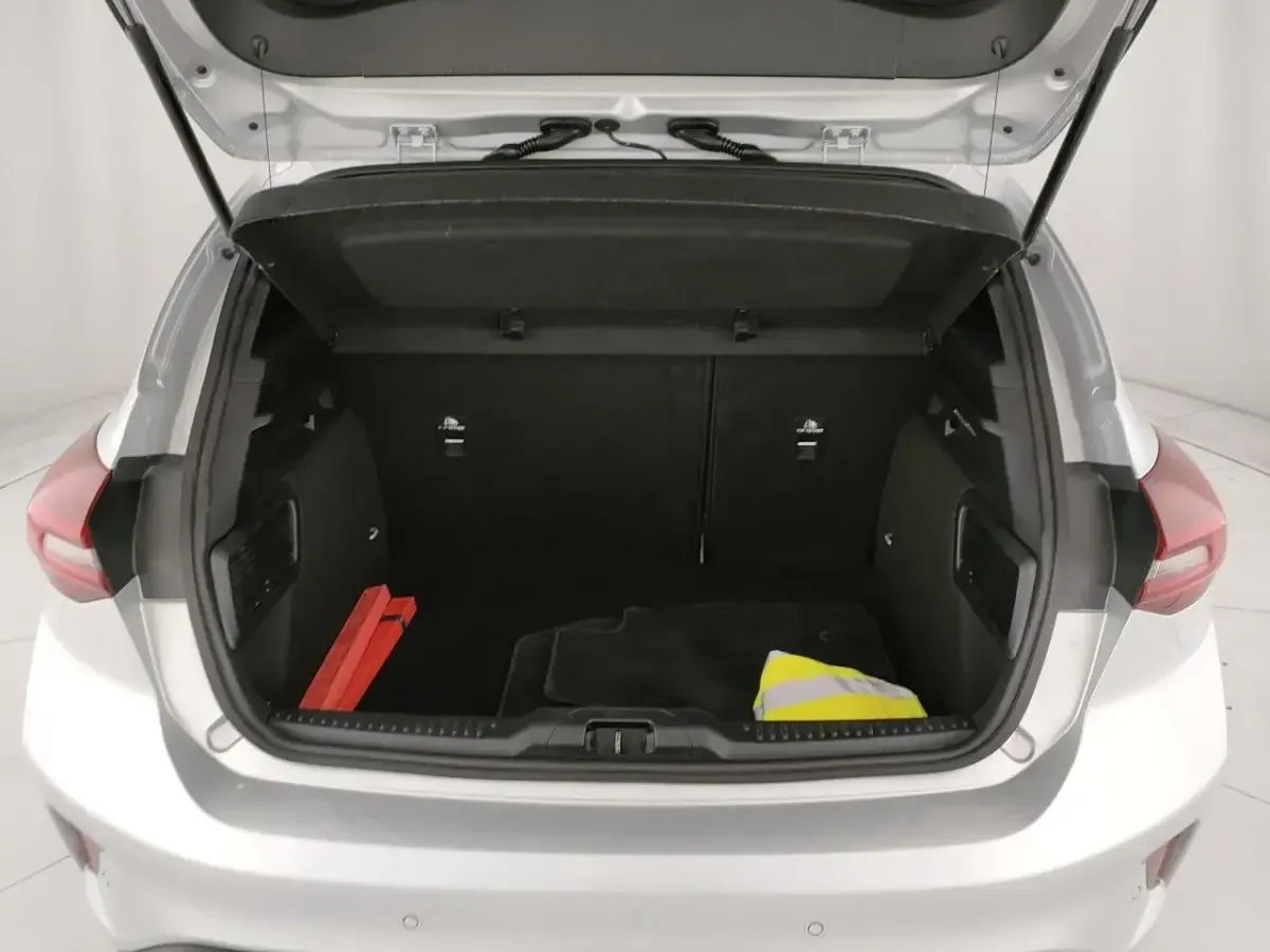 Usata Ford Focus ST-Line 125 CV (91 kW) 2025 Argento Utilitaria
