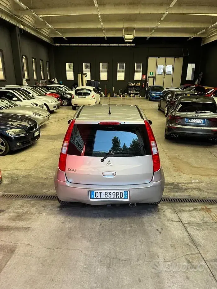 Usata Mitsubishi Colt Invite 75 CV (55 kW) 2006 Grigio Berlina