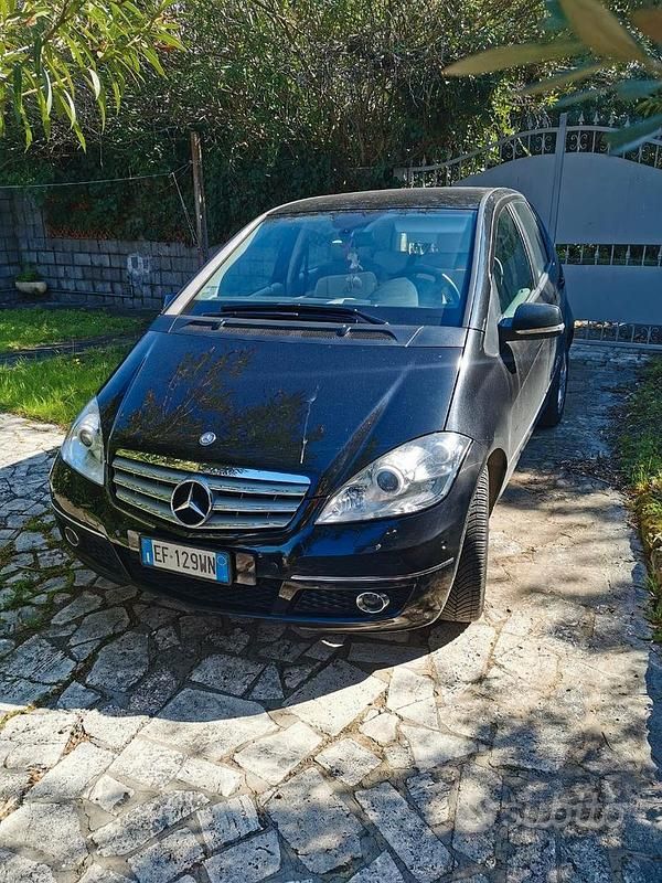 Usata Mercedes A200 Premium 140 CV (102 kW) 2010 Nero Monovolume