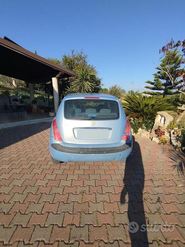 Usata Lancia Ypsilon 70 CV (51 kW) 2004 Utilitaria