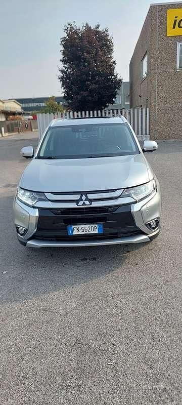 Usata Mitsubishi Outlander Instyle 150 CV (110 kW) 2018 SUV