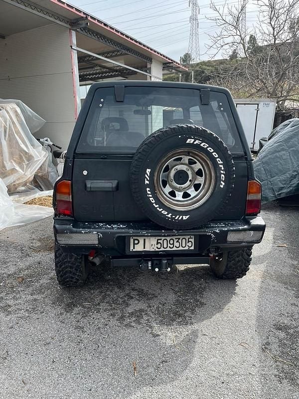 Second-hand Suzuki Vitara 75 CP (55 kW) 1989 Negru SUV