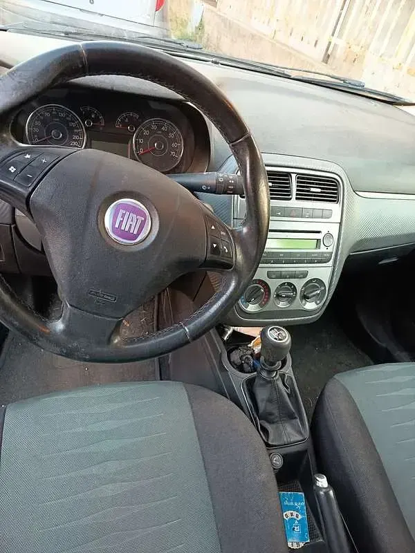 Usata Fiat Grande Punto Dynamic 77 CV (56 kW) 2009 Utilitaria