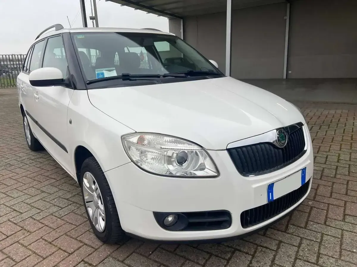 Usata Skoda Fabia Style 69 CV (50 kW) 2008 Bianco Station wagon