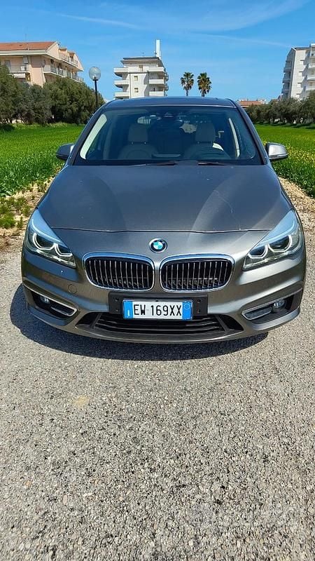 Usata BMW 218 Luxury Line 150 CV (110 kW) 2014 Grigio Station wagon