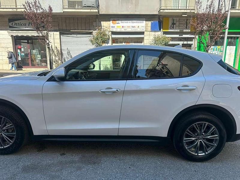 Usata Alfa Romeo Stelvio Executive 190 CV (139 kW) 2019 Bianco SUV