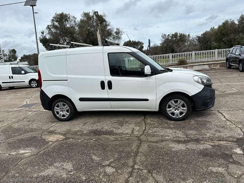 Usata Fiat Doblò 105 CV (77 kW) 2016 Bianco Monovolume