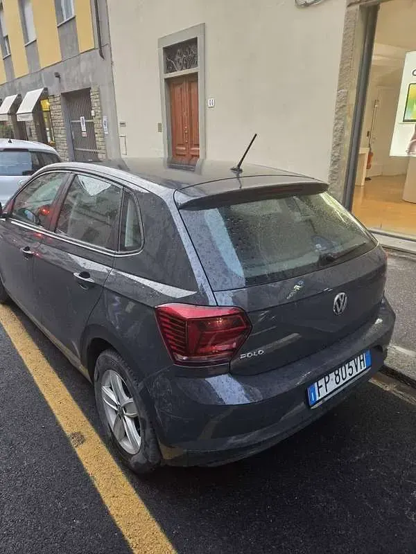 Usata VW Polo Trendline 65 CV (47 kW) 2018 Grigio Utilitaria