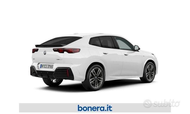 Nuova BMW X2 M Sport 150 CV (110 kW) 2025 Alpin white pastello SUV