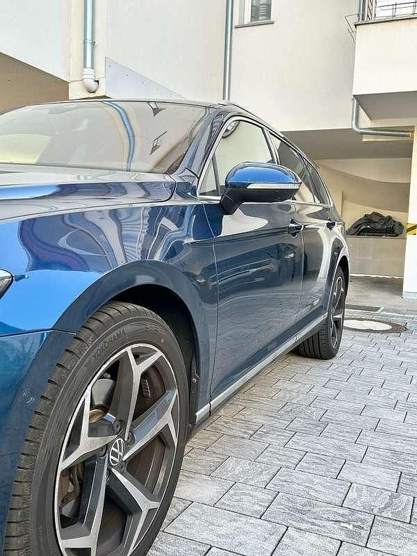 Usata VW Passat Alltrack 200 CV (147 kW) 2022 Blu/azzurro Station wagon