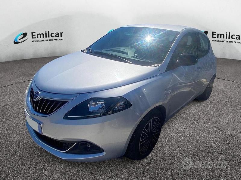 Grigio Usata 2021 Lancia Ypsilon Due volumi | 13.000 € (Cara) - Immagine 1/4