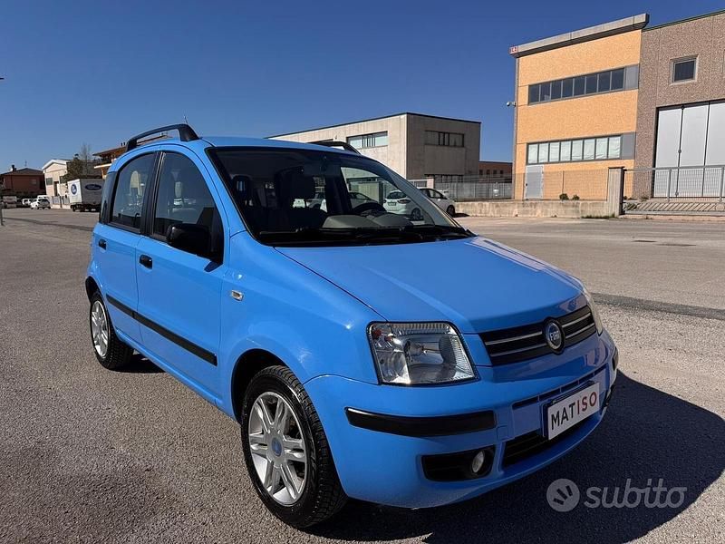 Usata Fiat Panda Emotion 82 CV (60 kW) 2004 Blu Utilitaria