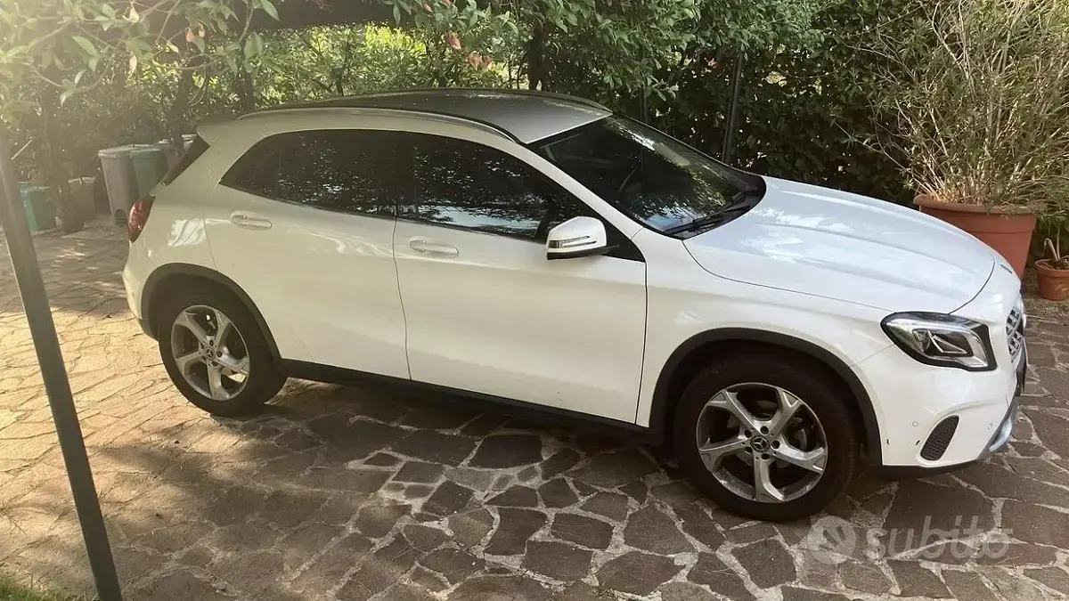 Usata Mercedes GLA200 136 CV (100 kW) 2018 Bianco SUV