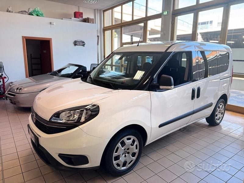 Usata Fiat Doblò S 105 CV (77 kW) 2019 Bianco Monovolume