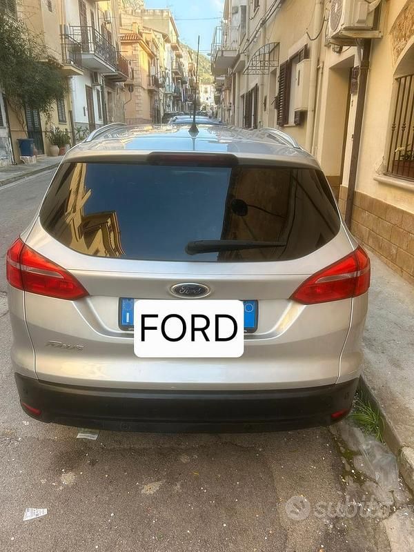 Usata Ford Focus Titanium 125 CV (91 kW) 2015 Grigio Station wagon
