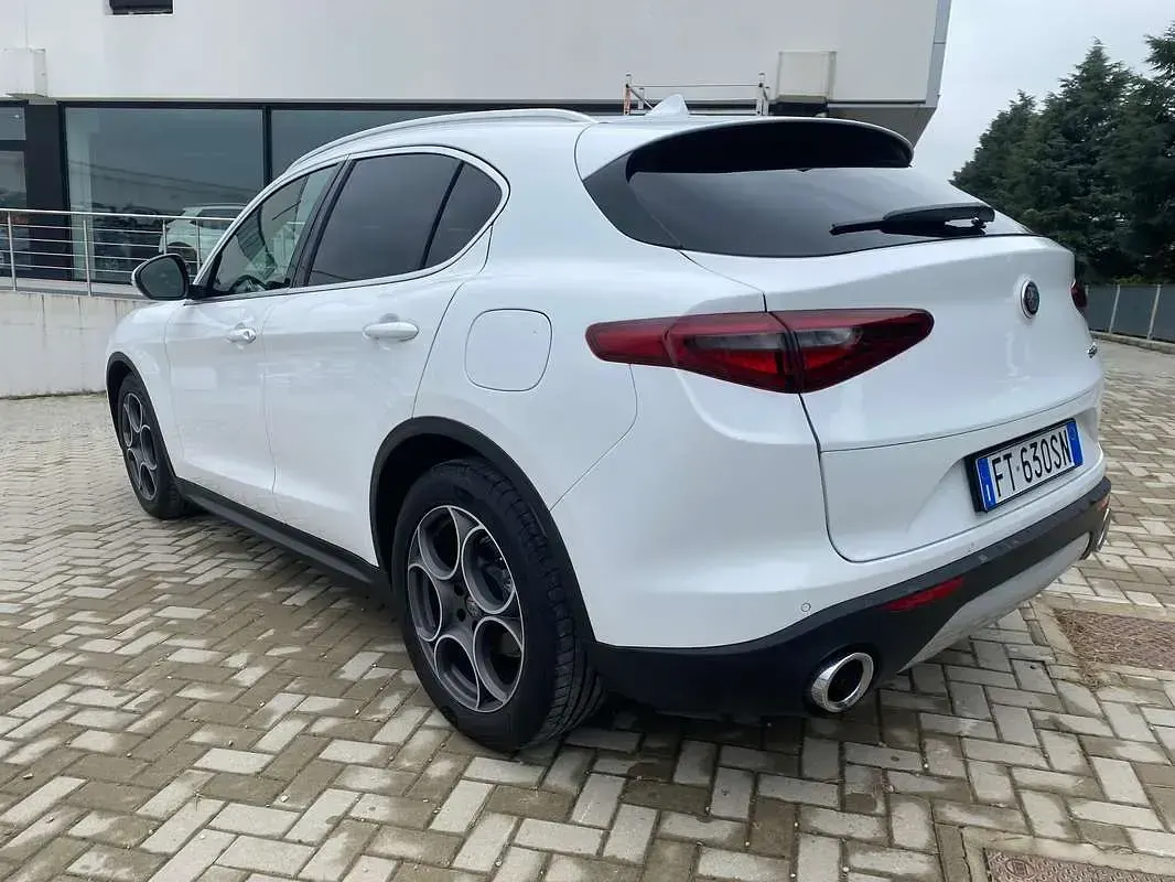 Usata Alfa Romeo Stelvio Business 160 CV (117 kW) 2019 Bianco SUV
