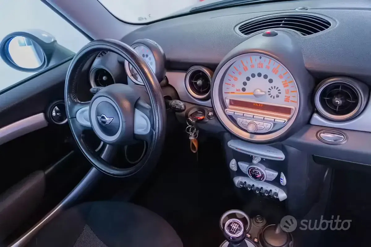 Usata Mini Cooper 112 CV (82 kW) 2010 Blu Utilitaria