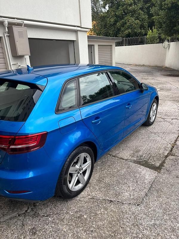 Usata Audi A3 Ambiente 150 CV (110 kW) 2018 Blu Berlina