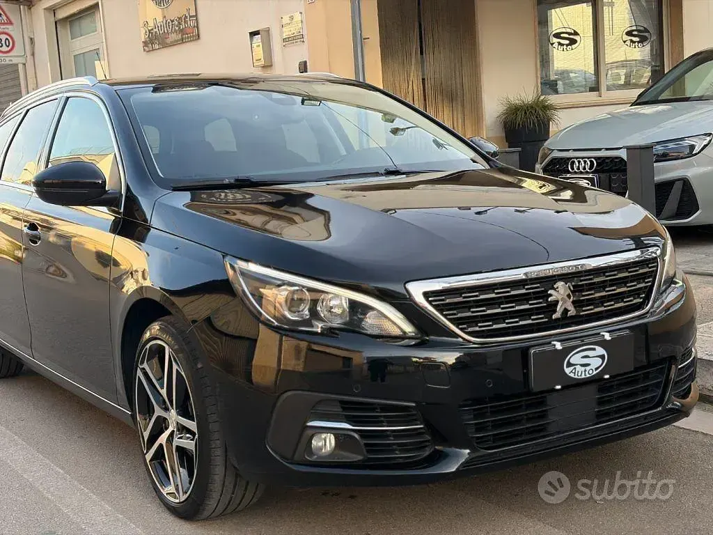 Usata Peugeot 308 GT-line 120 CV (88 kW) 2018 Nero Station wagon