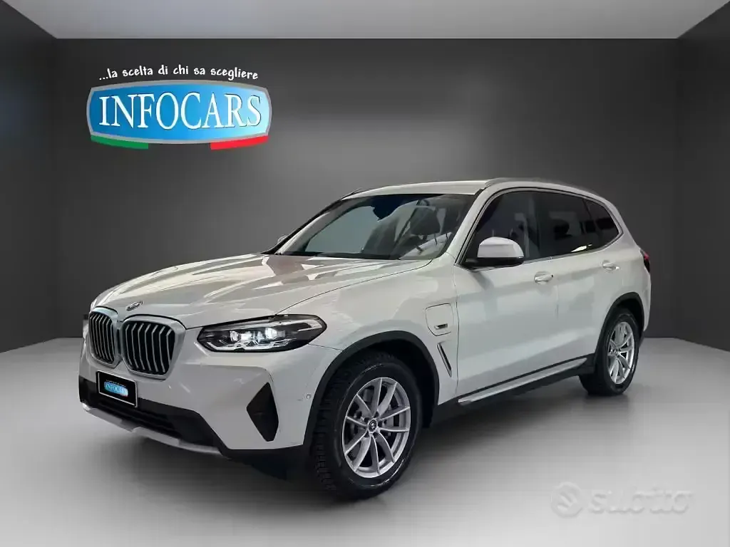 Usata BMW X3 Efficient Dynamics 184 CV (135 kW) 2022 Bianco metallizzato SUV