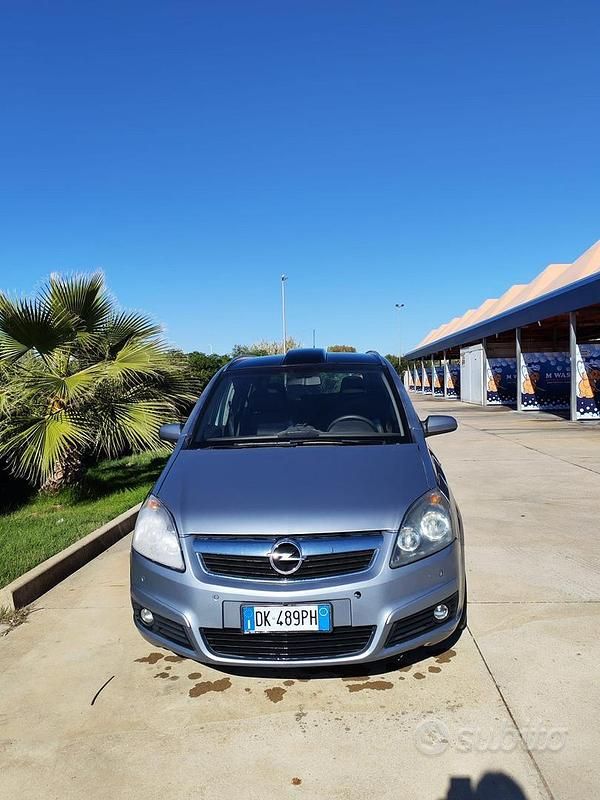 Usata 2007 Opel Zafira Monovolume | 1500 € (Super prezzo) - Immagine 1/4