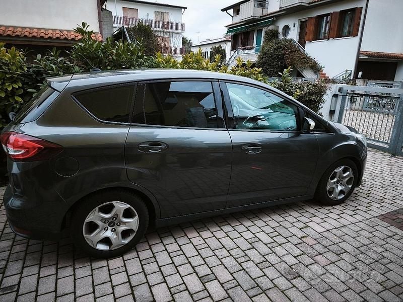 Grigio Usata 2016 Ford C-MAX S Monovolume | 6500 € (Ottimo prezzo) - Immagine 1/4